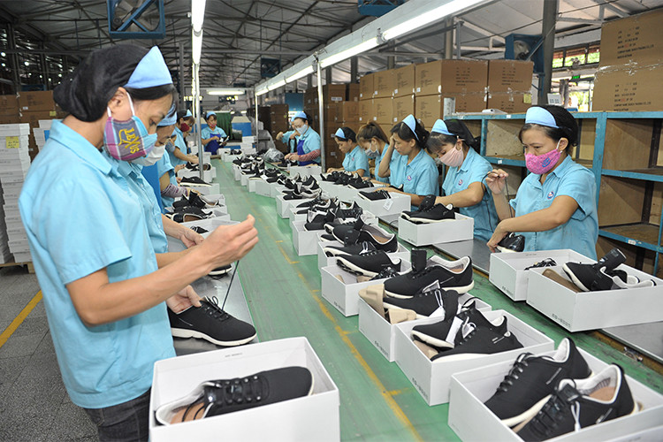Việt Nam trở thành 'công xưởng' sản xuất giày dép thế giới