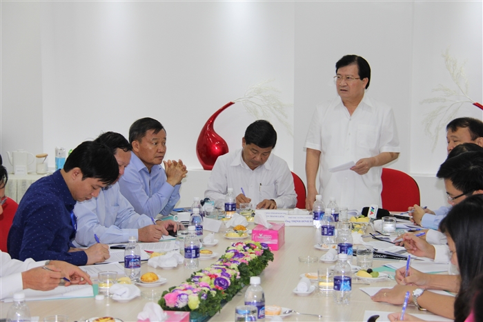 Phó Thủ tướng Trịnh Đình Dũng làm việc với Hiệp hội Da Giầy Túi xách Việt Nam và thăm công ty TBS Group