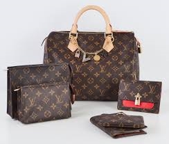 Louis Vuitton thông báo đóng cửa hàng tại Hồng Kông