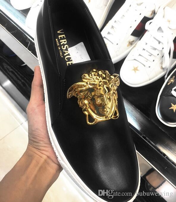  Versace Italia mở thêm các đơn vị sản xuất túi xách và giày