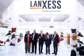  Sinh viên ICLT đến thăm Lanxess tại Leverkusen